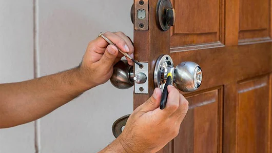 Bzh Innov - Serrurier Lorient - Intervention - Dépannage - Ouverture de porte - 24h/24 - Lorient